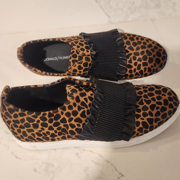 Donald Pliner Leopard Print Hairy Calf Brown Black Slip-On Flats Shoes Size 8.5M - Picture 2 of 13